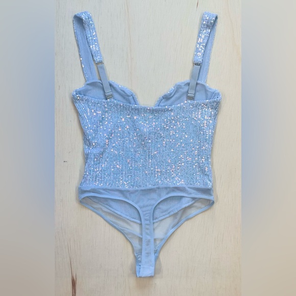 Free People intimately sparks fly baby blue iridescent sequin bodysuit size S - Picture 4 of 11